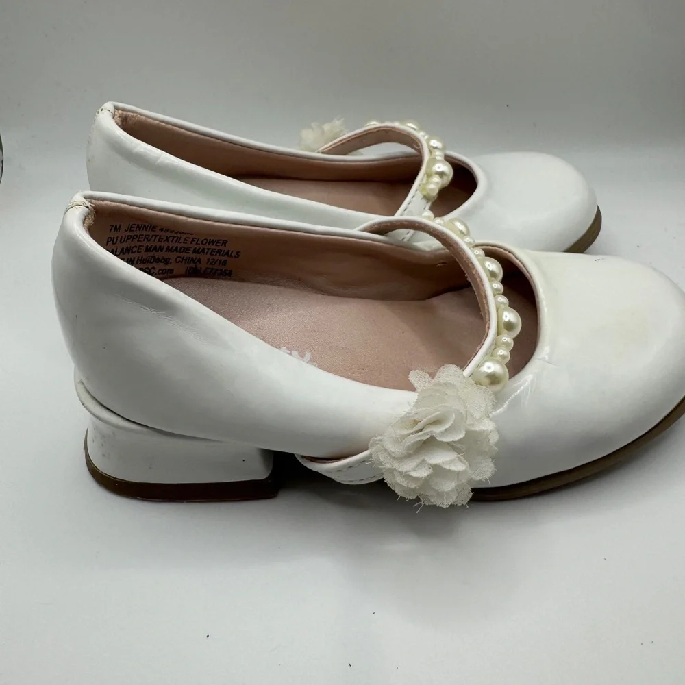 Girls Toddler Size 7 Off White/Cream Dress Shoes with Glossy Finish & Pearls